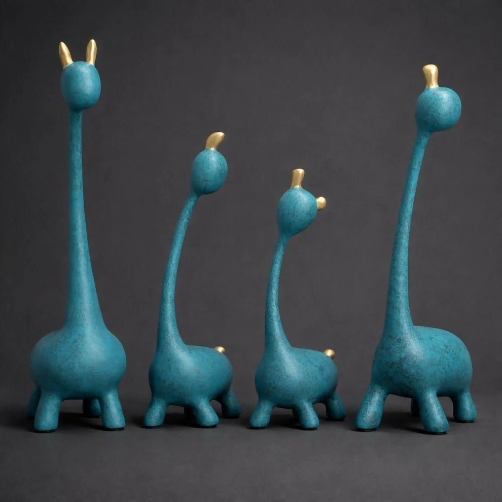 Modern Giraffe Family Figurines – Elegant Home Decor Set of 4